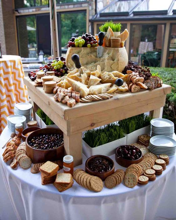 Best 25+ Rustic wedding foods ideas on Pinterest | Backyard wedding foods Rustic wedding reception and Wedding rustic