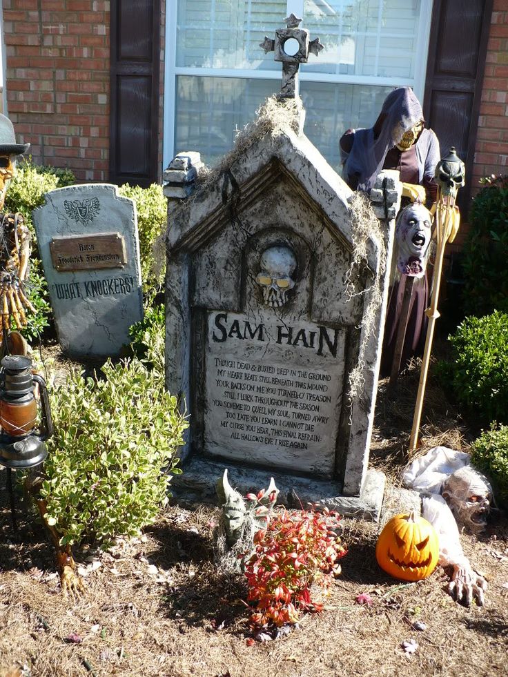 look at the right of the pic halloween tombstoneshalloween graveyardhalloween nighthalloween halloweenholidays halloweenhalloween decorationshaunted - Graveyard Halloween Decorations look at the right of the pic halloween tombstoneshalloween graveyardhalloween nighthalloween halloweenholidays halloweenhalloween decorationshaunted - Graveyard Halloween Decorations