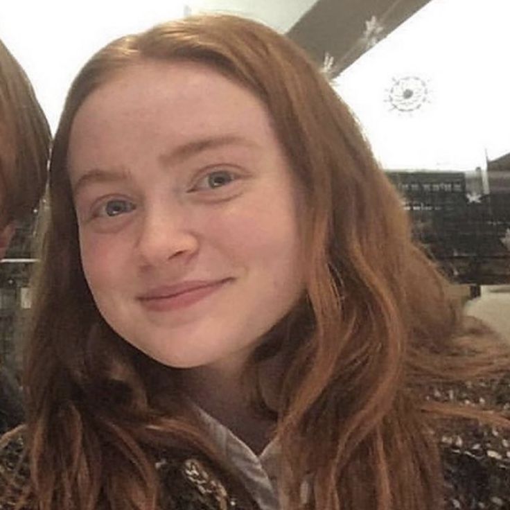 Pin de L em sadie sink em 2020