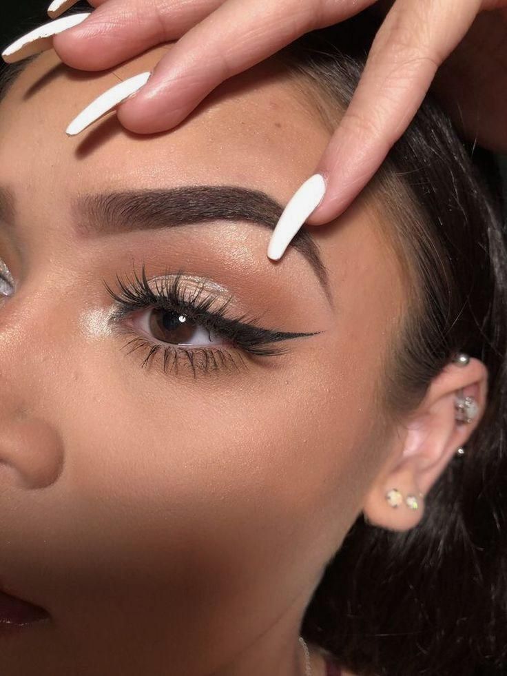 Learn How To Sell Your Photos Online Easily And Make Profits Dailypic Picoftheda Maquillaje Para Ojos Cafes Maquillaje Ojos Dorados Maquillaje De Ojos Facil Pinturas Para Los Ojos