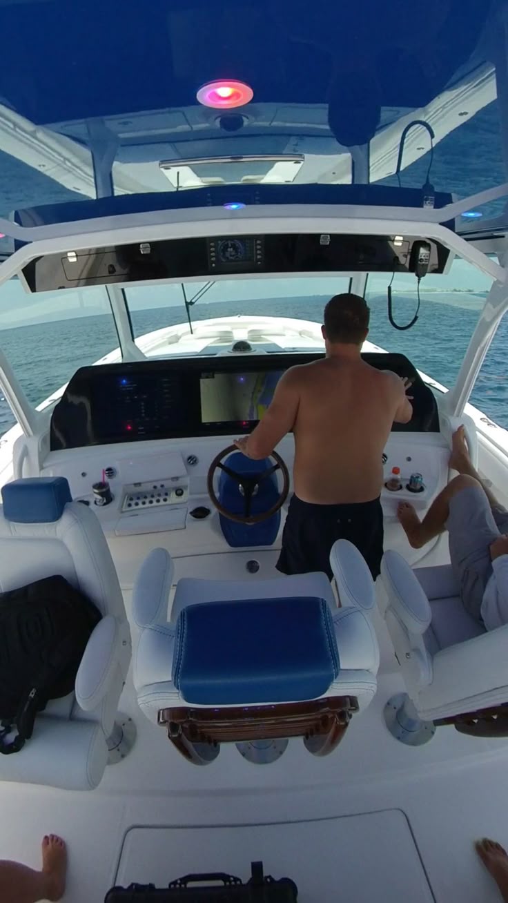 German Intelligent Color Progressive Auto Focus Reading Glasses Reviews Ride Worlds Largest Center Console (HCB Yachts 65 Estrella