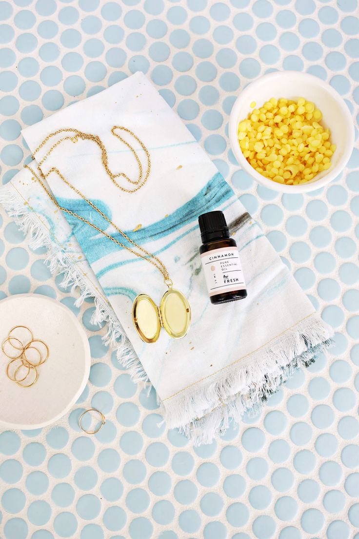 Lip Balm Locket DIY (Only Need 3 Ingredients!) – A Beautiful Mess https://abeautifulmess.com/2018/03/lip-balm-locket-diy-only-need-3-ingredients.html #diy #craftproject #crafts #lipgloss #makeup #locket #beeswax #chapstick #lipbalm #chappedlips #Lipstick