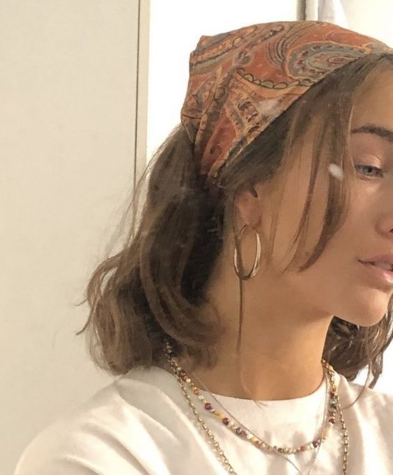 Apr 6, 2020 - #bandana #hairinspo #hairaccessories #easyhair #springlooks #inhhair #shorthair