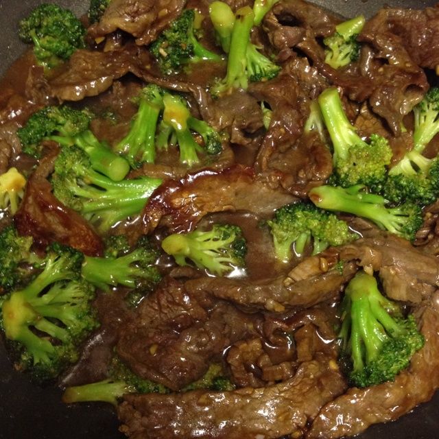 beef jerky and lettuce and broccoli Choice: chicken, pork, shrimp, tofu, or vegetarian served with peanut sauce or thin sweet and sour sauce (rice noodles,lettuce,carrots,cilantro,basil) 4 crab cream cheese rolls-(5. beef jerky and lettuce and broccoli Choice: chicken, pork, shrimp, tofu, or vegetarian served with peanut sauce or thin sweet and sour sauce (rice noodles,lettuce,carrots,cilantro,basil) 4 crab cream cheese rolls-(5.