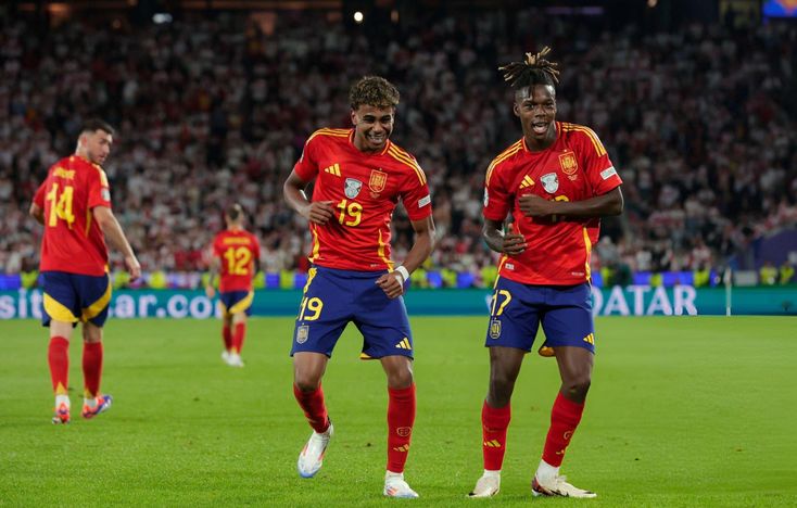lamine yamal and nico williams | Soccer players, Spain vs, Nico