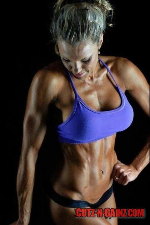 Bodybuilderin Miniarsch Zierlicher Kuessen
