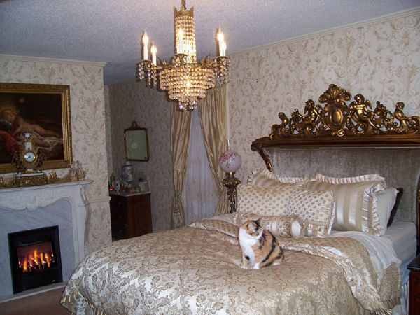 Victorian Bedroom Decorating Ideas And Pictures 131 best victorian bedroom images on pinterest | romantic bedrooms Victorian Bedroom Decorating Ideas And Pictures 131 best victorian bedroom images on pinterest | romantic bedrooms