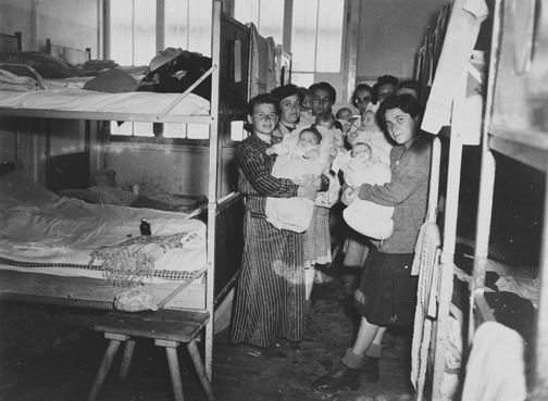 Pregnant women in concentration camps 10