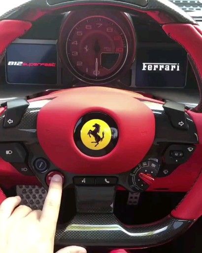 Ferrari 812 Superfast – Automobil Ferrari 812 Superfast – Automobil
