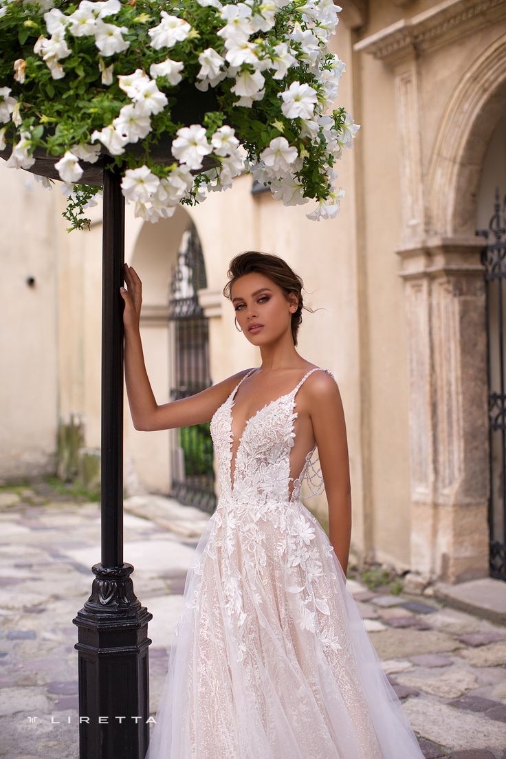 Liretta <b>Wedding Dress</b> - Liberica | Liretta Wedding <b>Blue</b> Mountain в ...