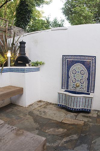 The Moroccan Courtyard Garden by Earth Designs. www.earthdesigns..... London Gar...