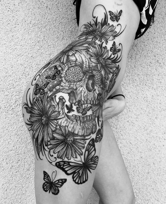 Tattoo schenkel frau
