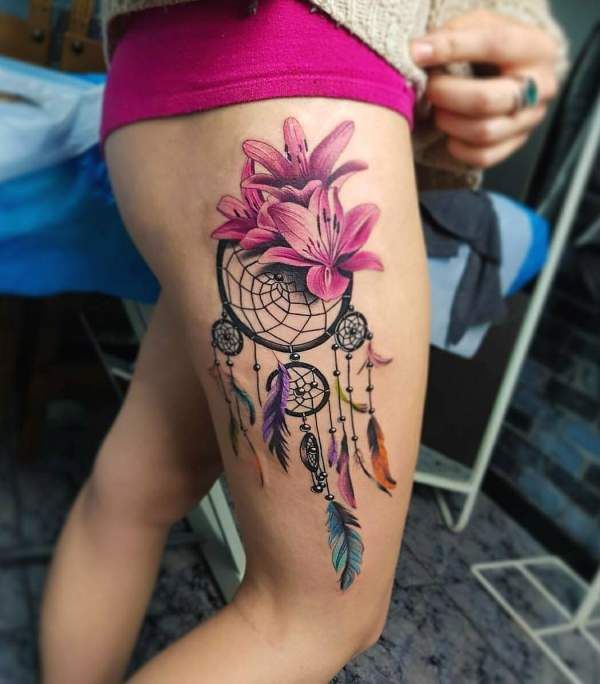 Tatouage de Femme Tatouage Attrape rêve Aquarelle sur Cuisse !