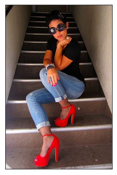 Cute outfits best sale with red heels