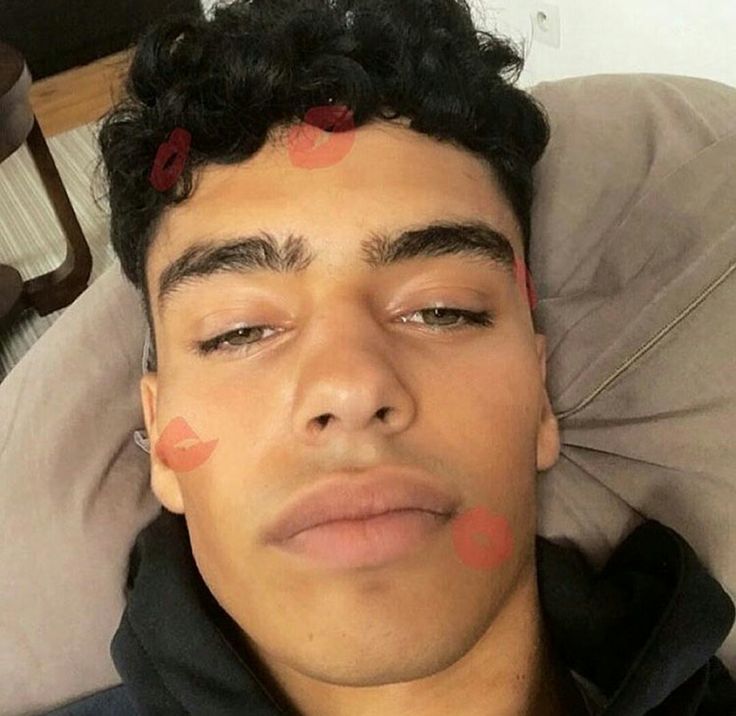 i admit that kissed his face like that excuse mee light skin boys i admit that kissed his face like that excuse mee light skin boys