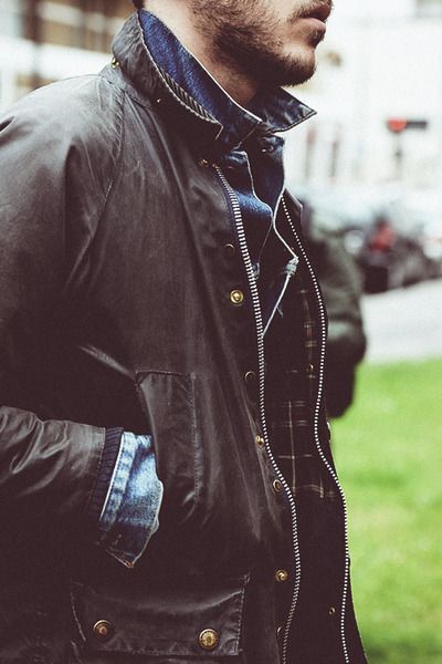 嘘の戦争で草なぎ着用のバブアー:Barbourが大人メンズに似合う