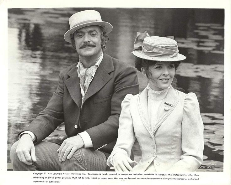 Michael Caine and Diane Keaton in Harry and Walter Go to New York, 1976