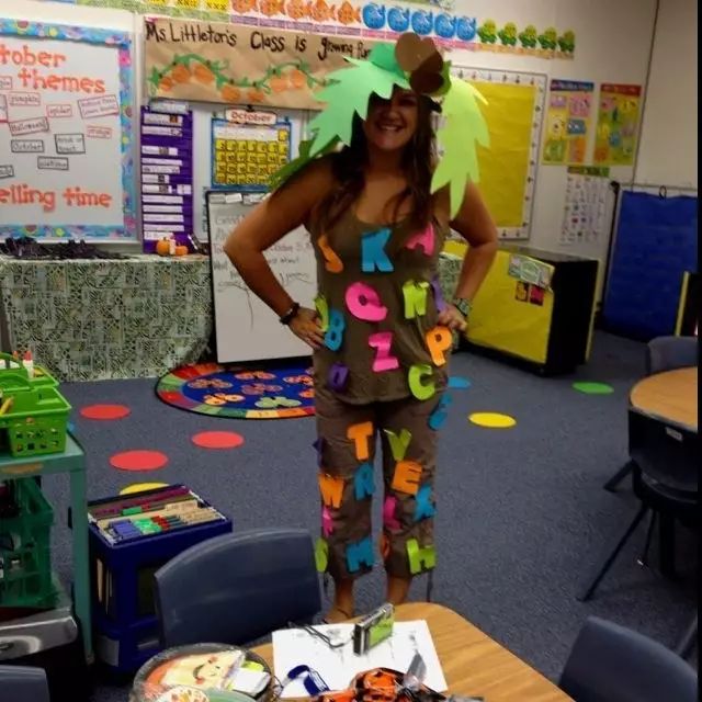 31 Amazing Teacher Halloween Costumes | Teacher halloween costumes