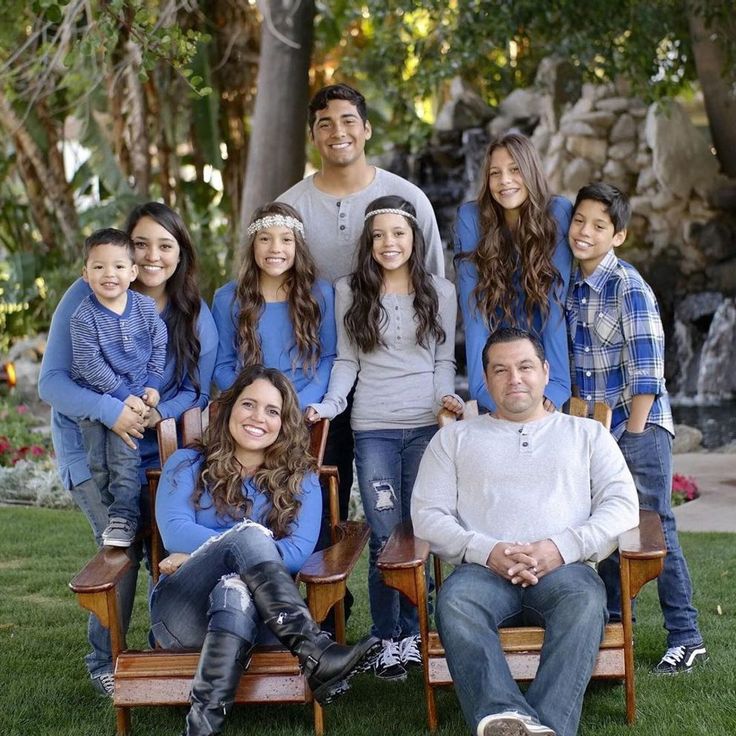 Jenna Ortega's Family DJ (Jenna's nephew), Mariah (Oldest Sister