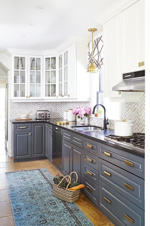 Kitchen Cabinets Light On Top And Dark On Bottom Pictures best 25+ black countertops ideas on pinterest | dark kitchen Kitchen Cabinets Light On Top And Dark On Bottom Pictures best 25+ black countertops ideas on pinterest | dark kitchen