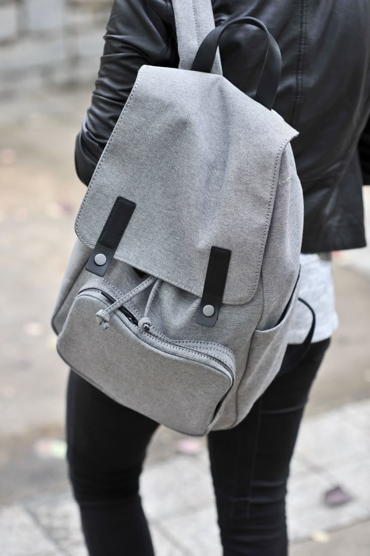 Výsledek obrázku pro school bag tumblr