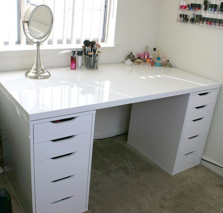 Rectangle White Wooden Makeup Desk With Double Drawers Base And Glossy Top Plus Steel Standing Mirror On Grey Rug Ikea Storage Vanity Room - Diy Vanity Desk With Drawers Rectangle White Wooden Makeup Desk With Double Drawers Base And Glossy Top Plus Steel Standing Mirror On Grey Rug Ikea Storage Vanity Room - Diy Vanity Desk With Drawers