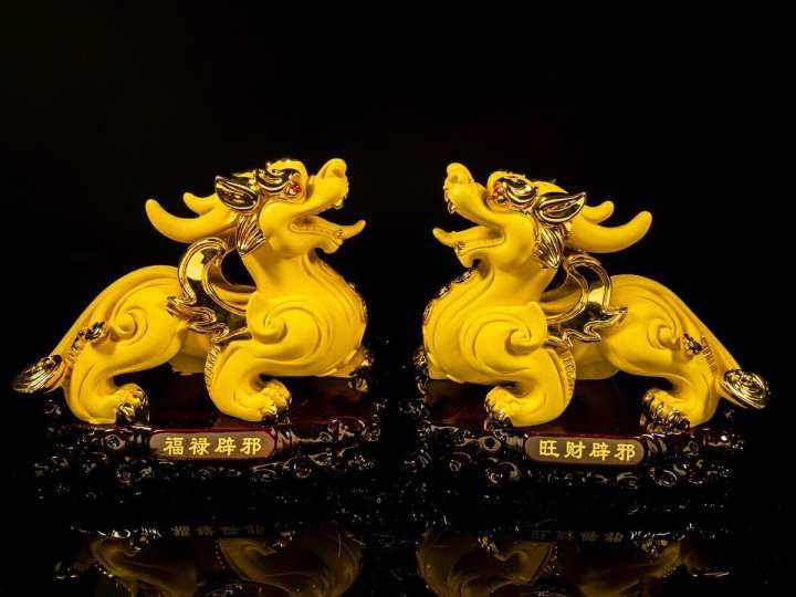 ปี่เซียะ ผีสิ่ว มงคลรํ่ารวย วัตถุมงคล ปี่เซี๊ยะคู่ สำหรับความเชื่อในเรื่องของโชคลาภ เงินทอง การค้าขาย - หวยออนไลน์ ถูกหวย https://tookhuay.com/