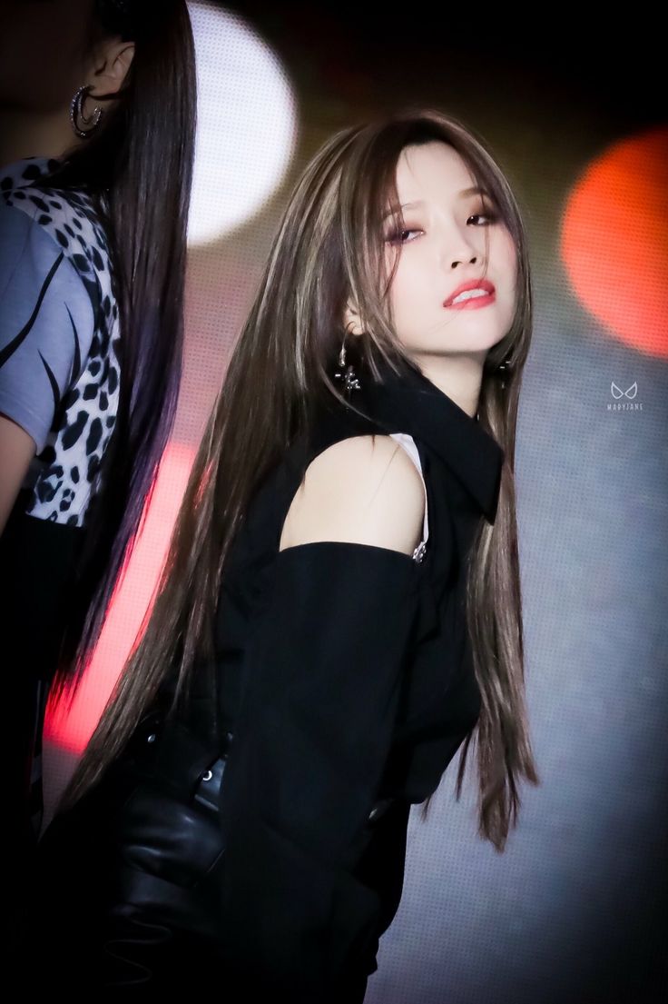 jeon soyeon jeon soyeon