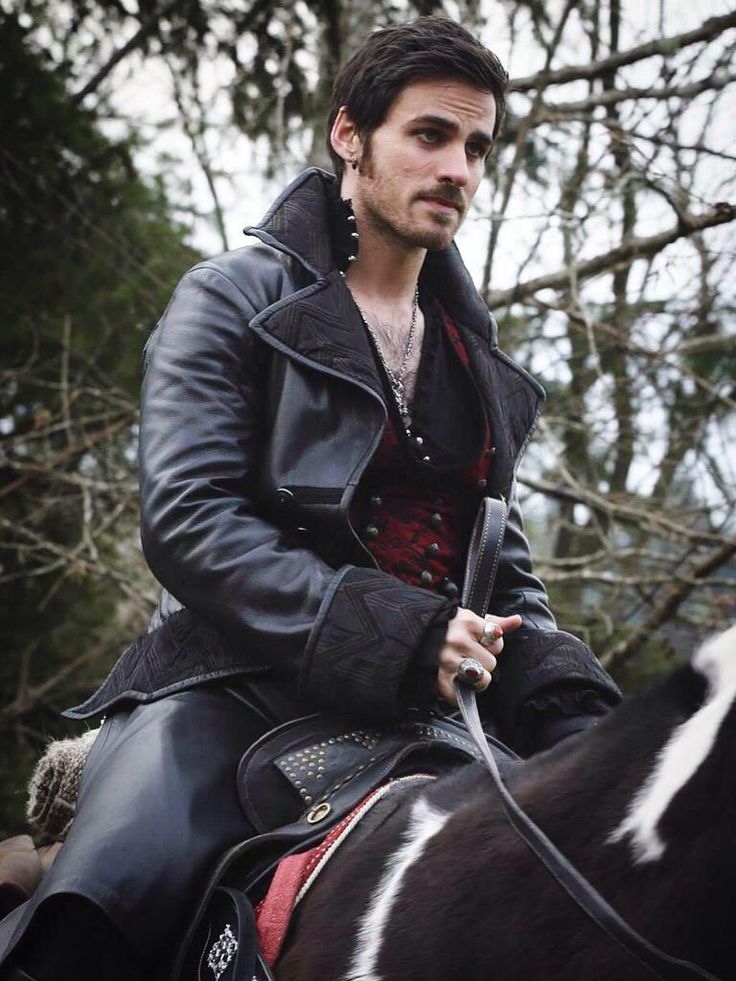 Pin by Catrina on Once Upon a Time Captain hook, Once upon a time, Colin o'donog