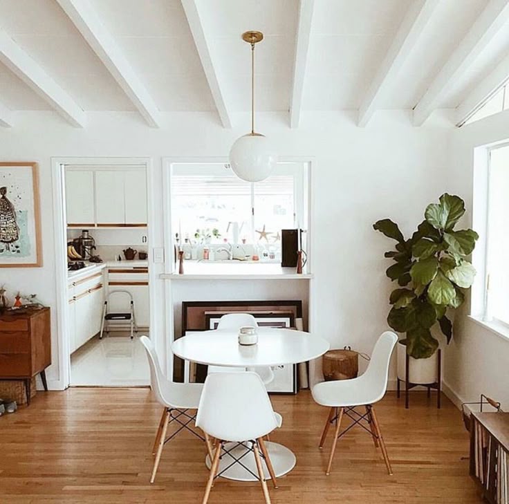 Mid Century Modern Dining Rooms best 25+ minimalist dining room ideas only on pinterest Mid Century Modern Dining Rooms best 25+ minimalist dining room ideas only on pinterest