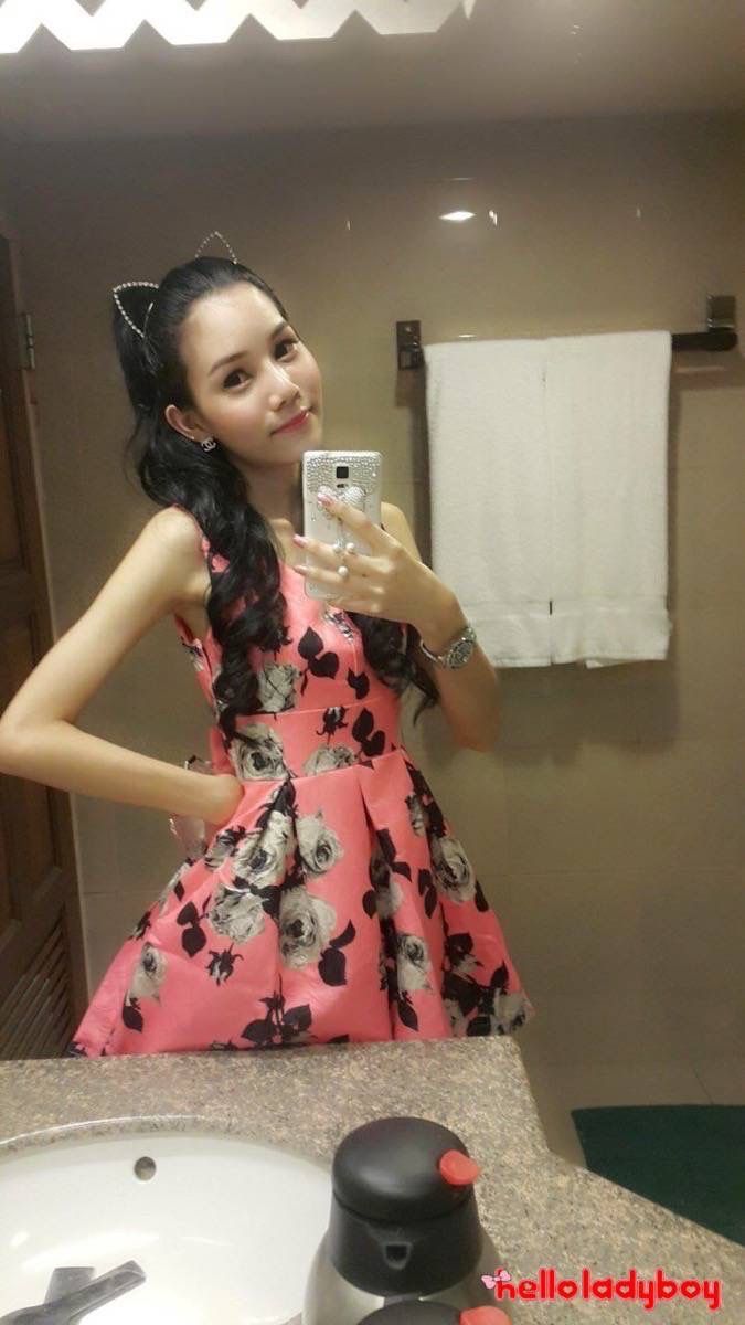 Thai kontakt ladyboy