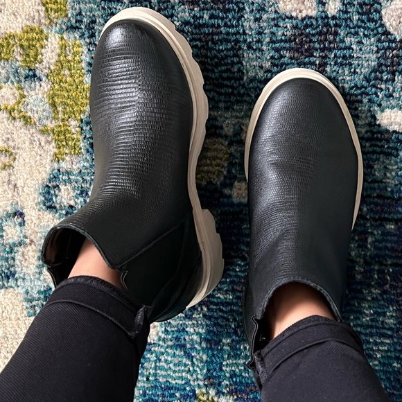 Sorel Cushioned Lenox Chelsea Boot Womens size 6 Chelsea boots