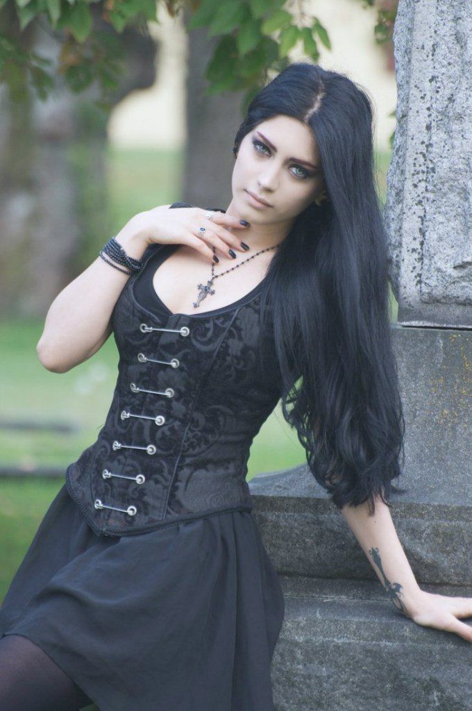 Gothic naturist — pic 4