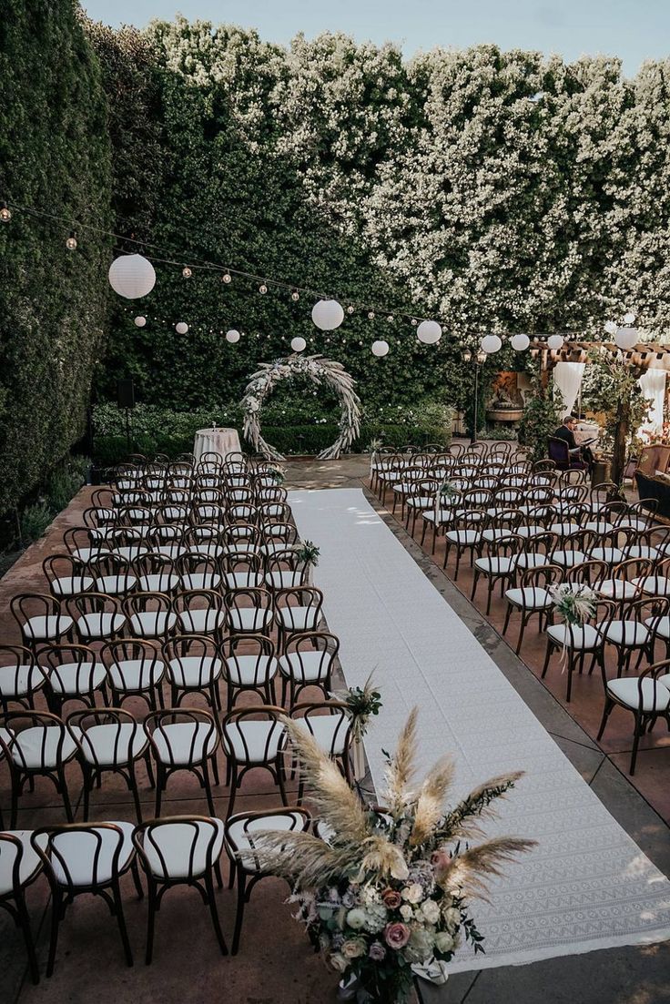 Vintage, romantic, timeless and beautiful is the wedding of Katie and Steven in California. With rustic blooms, boho styling & a Grace Loves Lace dress.