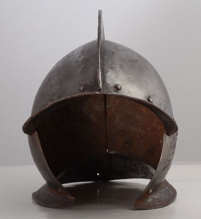 Dating german helmets