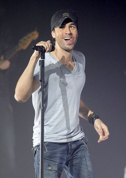 Enrique Iglesias Photos Photos: Enrique Iglesias Performs in Concert | Eye Candy | Pinterest | Enrique iglesias, Concert and Singer
