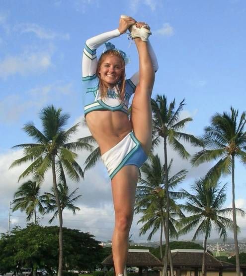 sexy-hot-babes-nude-cleavage-of-cheerleaders-xxx-guy-eating-girl