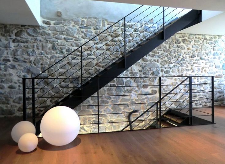 Attrayant Garde Corps Loft #4: Escalier Loft Sur Mesure Avec Garde-corps Rampants Et Horizontaux En Acier Thermo Laqué Attrayant Garde Corps Loft #4: Escalier Loft Sur Mesure Avec Garde-corps Rampants Et Horizontaux En Acier Thermo Laqué