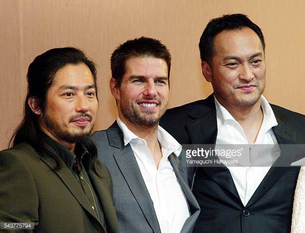 Hollywood Actor Tom Cruise Smiles With Japanese Costars Ken Watanabe And Hiroyuki Sanada At A News Conference For Tom Cruise Smile The Last Samurai Tom Cruise