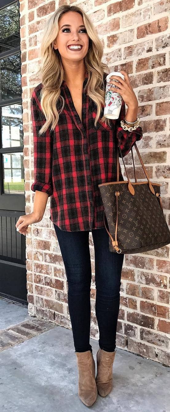 30+ Insanely Cozy Christmas Outfit Ideas Clothes Pinterest casual outfit inspiration / plaid shirt + bag + boots + black skinnies - 30+ Insanely Cozy Christmas Outfit Ideas Clothes Pinterest
