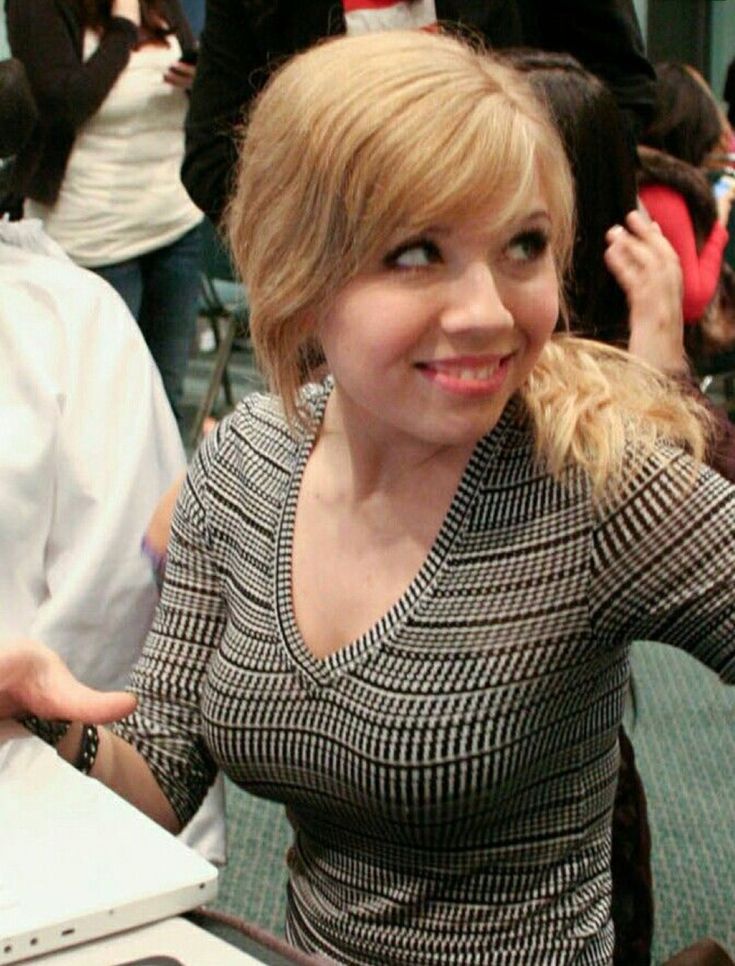 Marin recommends best of 32c boob pics Weldon recommend Moms fuck boy video threesome