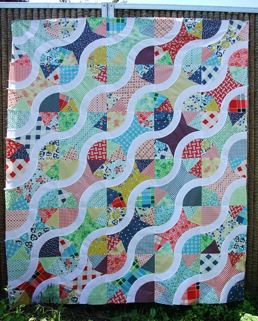 63 best DRUNKARDS PATH QUILTS images on Pinterest Circles, Drunkards path quilt and Paths
