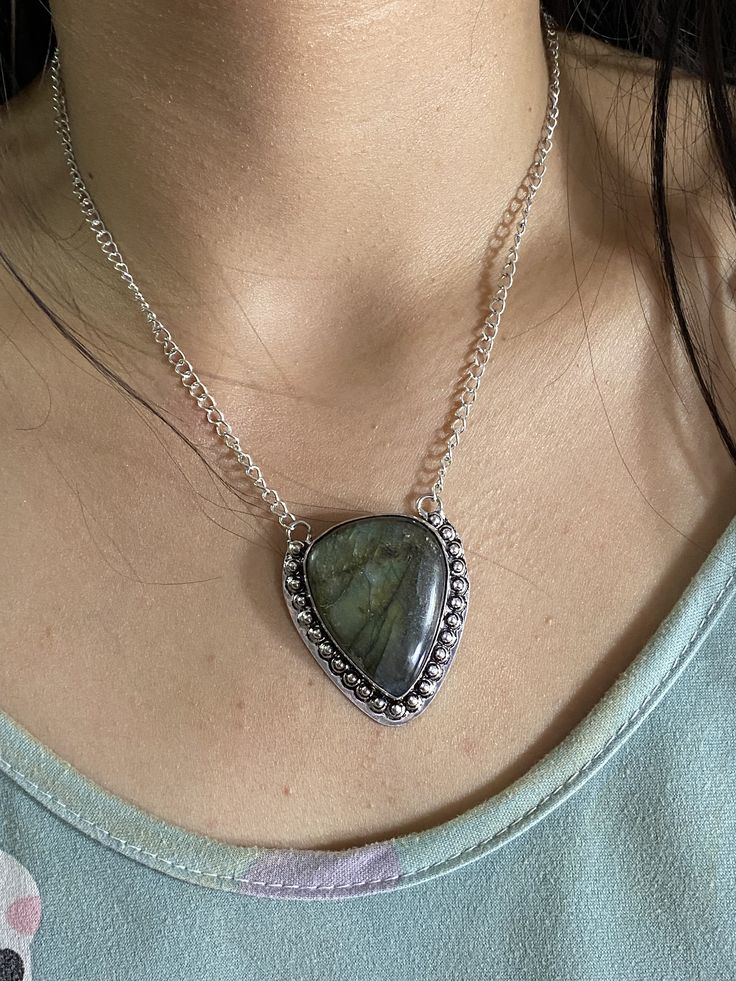 925 Sterling Silver Labradorite Necklace 16 Length 925 Sterling Silver Labradorite Necklace 16 Length