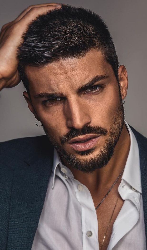 Simple & Stylish Short Haircut For Men To Try This Year