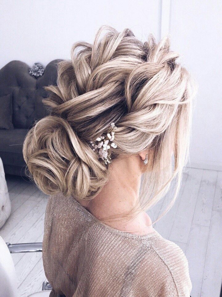 33 Favourite Wedding Hairstyles For Long Hair See More Http Www Weddingforward Com Wedding Hair Long Bridal Hair Long Hair Wedding Styles Long Hair Styles