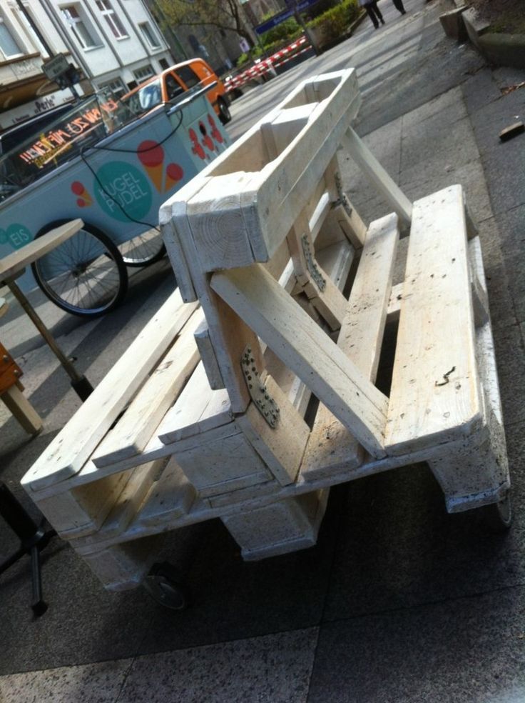 Furnishings with pallets - 100 concepts for the house #concepts #furnishings #h...