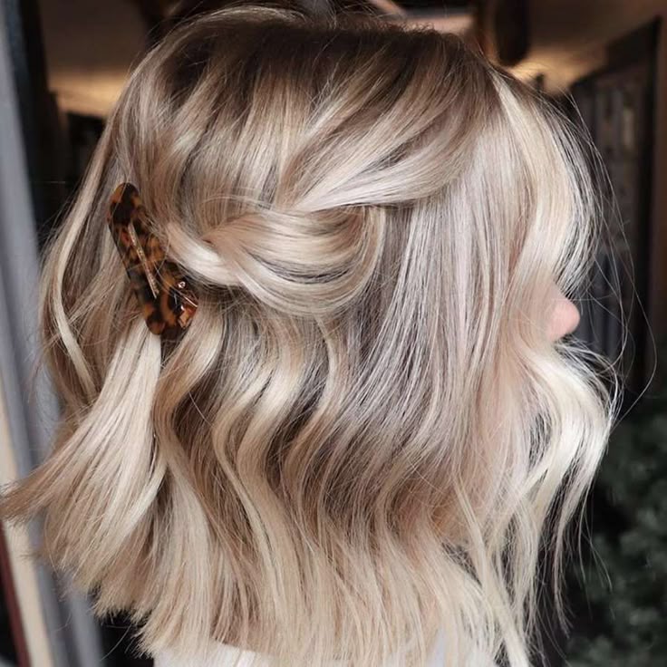 La tendencia de coloración de 2020 es el MELTING Short hair balayage La tendencia de coloración de 2020 es el MELTING Short hair balayage