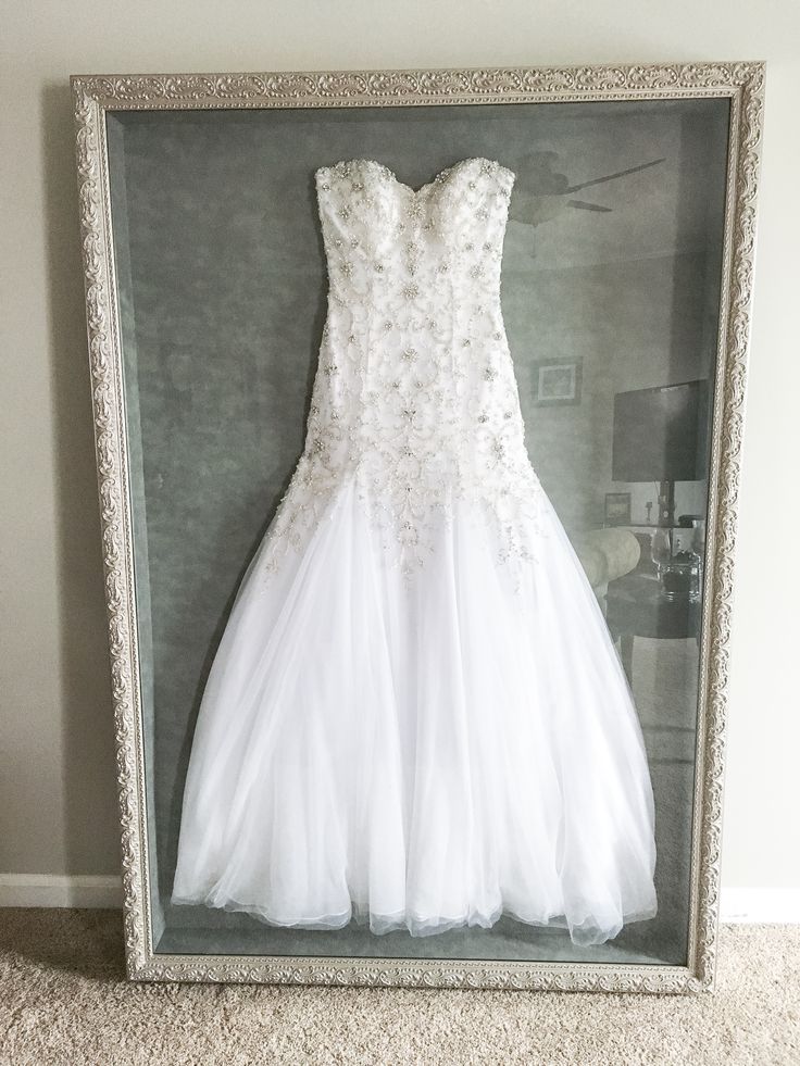 Anstatt Mein Brautkleid In Eine Kiste Zu Stecken Die Auf Dem Dachboden Versteckt Ist Diy Hochzeit Ideen Hochzeitskleid Aufbewahren Hochzeit Aufbewahrung Brautkleid