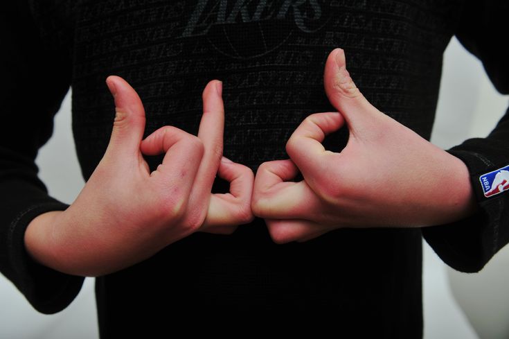 How To Spell Blood With Your Fingers "Sprich Deutsch du Hurensohn" auf Gebärdensprache? : r/de