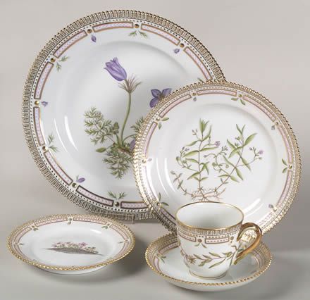 Most Por Dinnerware Patterns Credainatcon 405 Best Flora Danica Images On Pinterest Royal